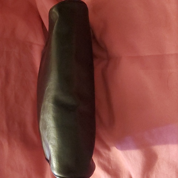 Crossbody Designed Bag - Picture 3 of 16